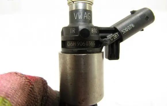 Audi A6 S6 C7 4G Fuel injector 06h906036g