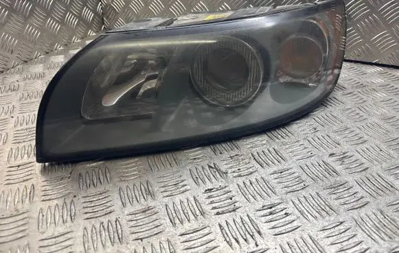 Volvo V50 Headlight/headlamp 30698885 031198203