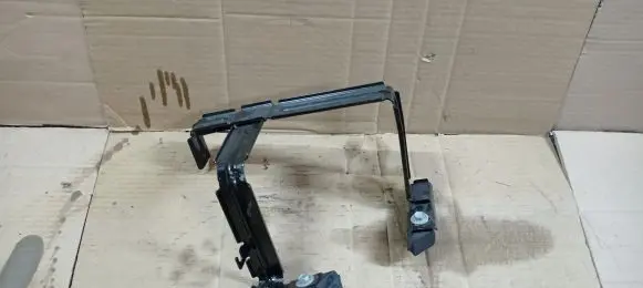 Chevrolet Camaro Battery bracket 84059666