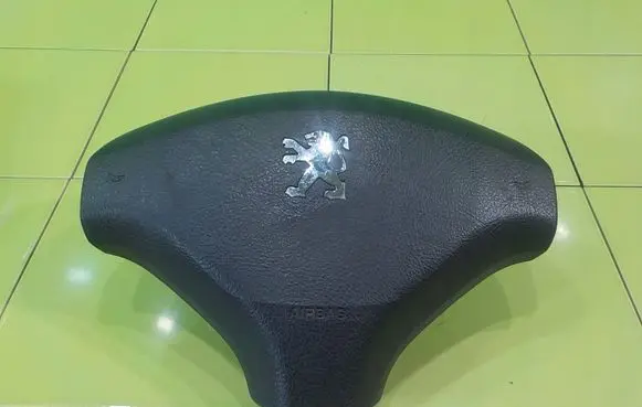 Peugeot 5008 Steering wheel airbag 96845302ZE