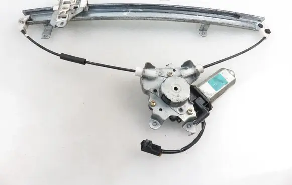 Nissan Pathfinder R50 Front door window regulator with motor