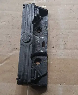 BMW X5 E53 Loading door lock loop/hook striker 8408859