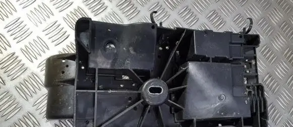 Battery box tray