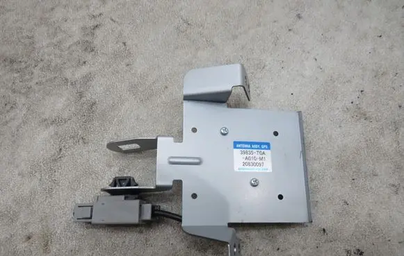 Honda CR-V Aerial GPS antenna