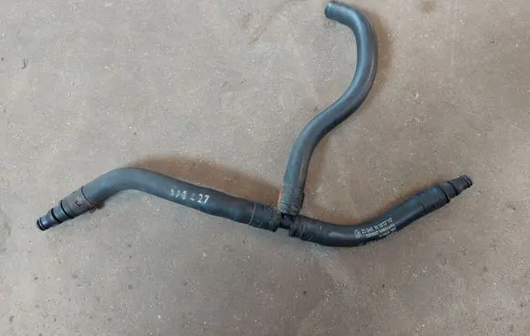 Mercedes-Benz C W204 Engine coolant pipe/hose A2045010325