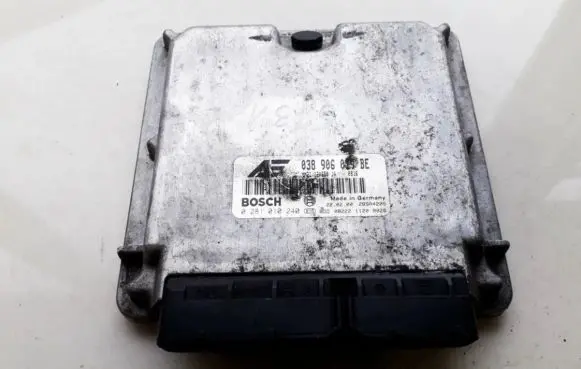 Ford Galaxy Engine control unit/module 0281010240 038906019BE