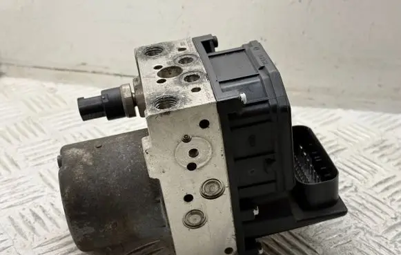 Toyota Avensis T250 ABS Pump 4405005080 8954105090