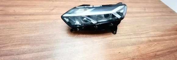 Dacia Sandero Headlight/headlamp 260607161R