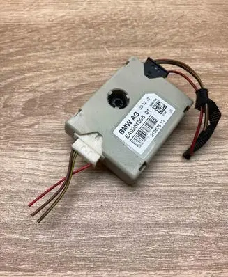 BMW 5 F10 F11 Aerial antenna amplifier 9261095 21367510 WITHPLUG