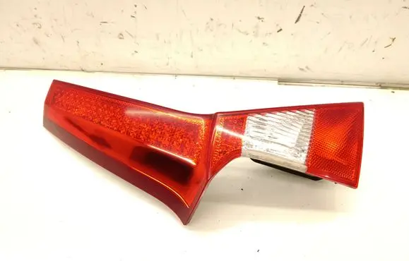Tailgate rear/tail lights