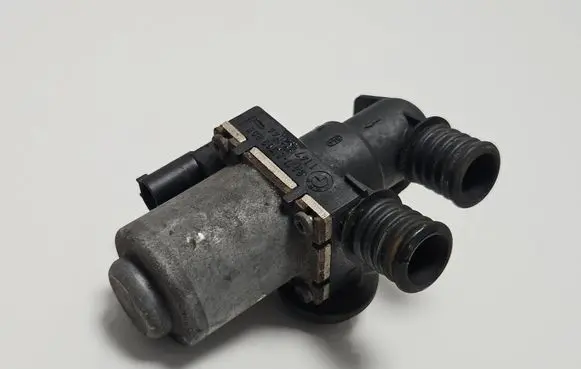 BMW 3 E46 Coolant heater control valve 8369805 1147412144