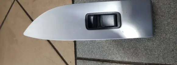 Nissan Murano Z51 Quarter vent window switch 