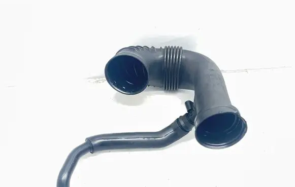 Mercedes-Benz E W211 Turbo air intake inlet pipe/hose A6460940097