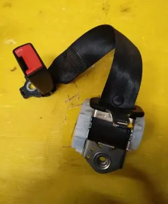 Ford Focus Middle seatbelt (rear) BM51611B64BE51A6