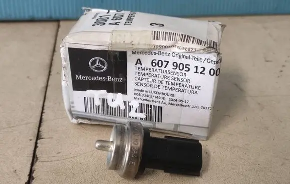 Mercedes-Benz A W177 Coolant temperature sensor A6079051200