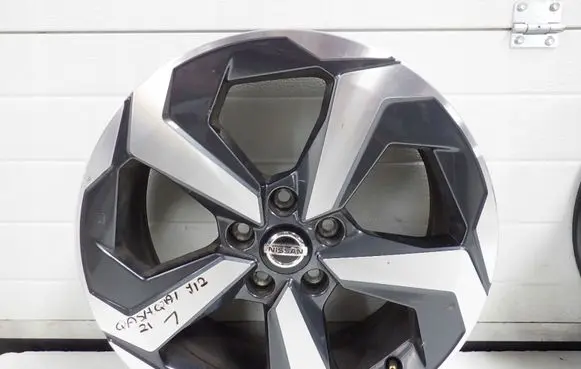 Nissan Qashqai J12 R18 alloy rim 