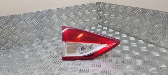 Tailgate rear/tail lights
