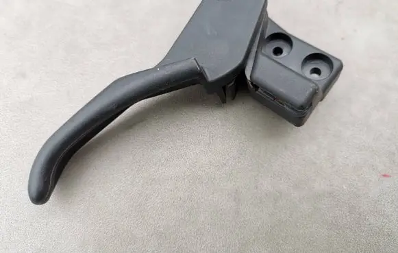 Volkswagen Golf III Engine bonnet (hood) release handle 3B1823533