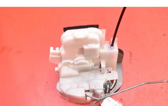 Subaru Outback Front door lock