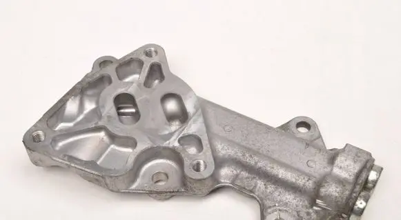 Volvo XC90 Engine mounting bracket 