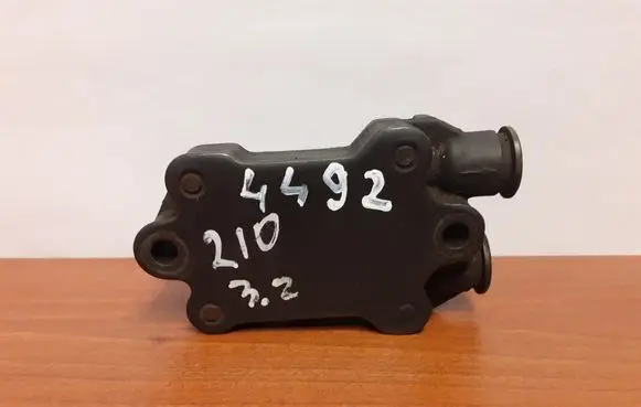 Mercedes-Benz E W210 Fuel injection high pressure pump A6110900350 4492
