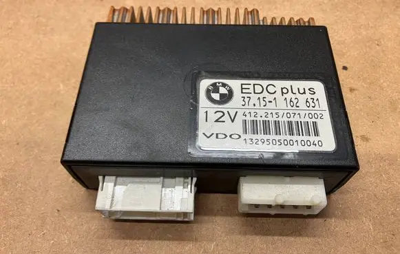 BMW 7 E38 Suspension control unit/module 1162631 37151162631 412215071002