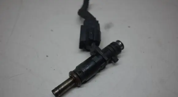 Citroen C3 Picasso Fuel injector 752817680 V752817680