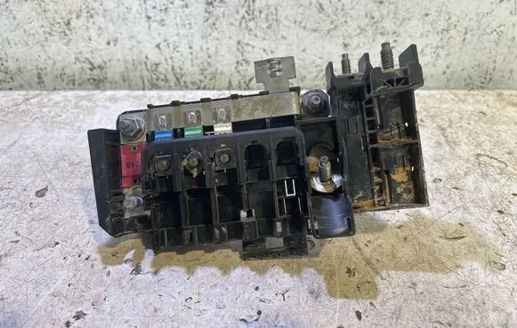 Mercedes-Benz GLA W156 Fuse module A2465402050 3056234 YAP2770912