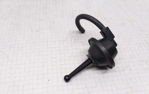 Volkswagen Golf IV Valve vacuum 06A129061