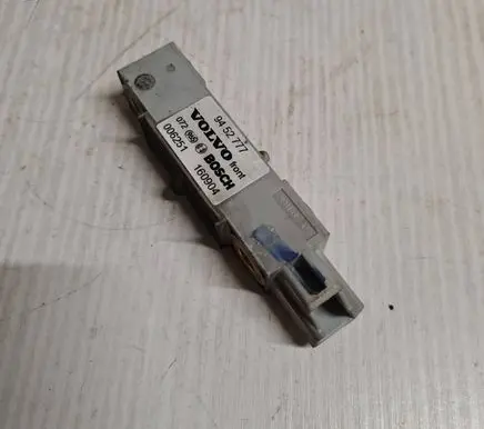 Volvo V70 Airbag deployment crash/impact sensor 9452777 160904 006251