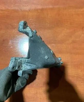 Mercedes-Benz GLE W167 Engine mounting bracket A2762233904