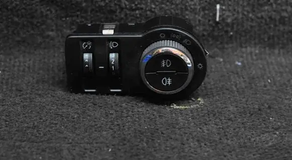 Opel Astra J Light switch 13268695