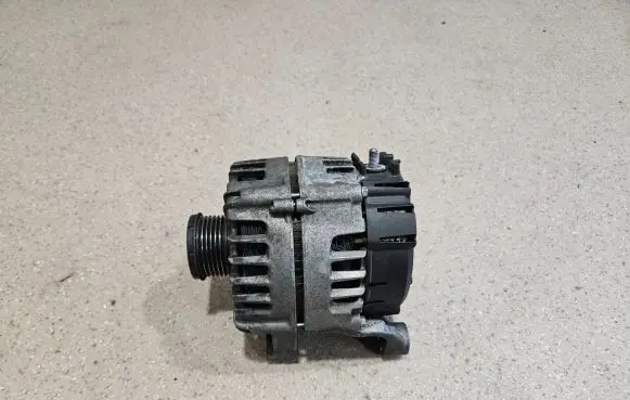 BMW 4 F32 F33 Generator/alternator 8570675