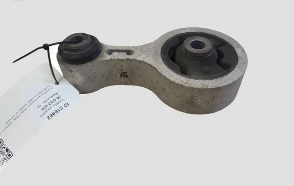 Mazda 6 Engine mount bracket