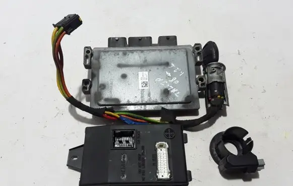 Renault Thalia I Engine ECU kit and lock set 