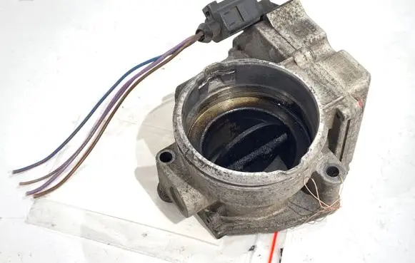 Volkswagen Golf V Engine shut-off valve 03G128063