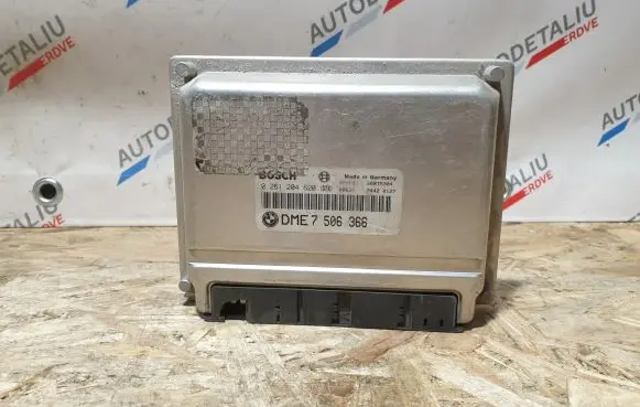 BMW 5 E39 Engine control unit/module 7506366 7533707 0261204620