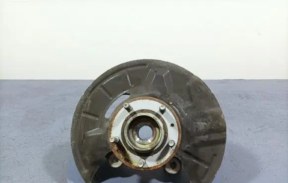 Front wheel hub spindle knuckle
