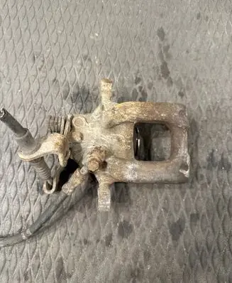 Skoda Superb B6 (3T) Rear brake caliper