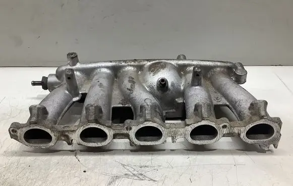 Volvo XC70 Intake manifold 09488033