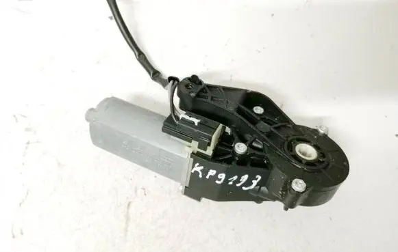 Mercedes-Benz C AMG W204 Seat adjustment motor 0390203209