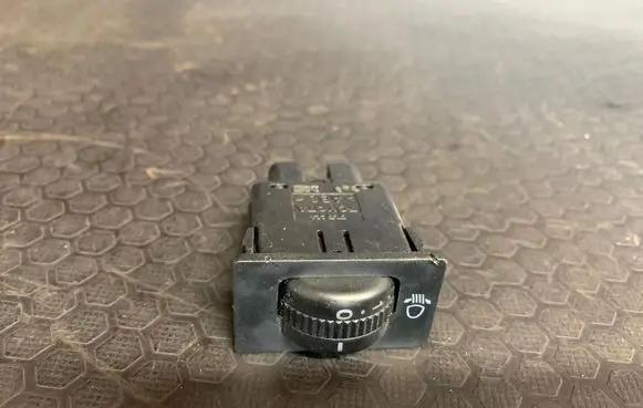 Toyota Corolla Verso AR10 Headlight level height control switch 37139 8415202021