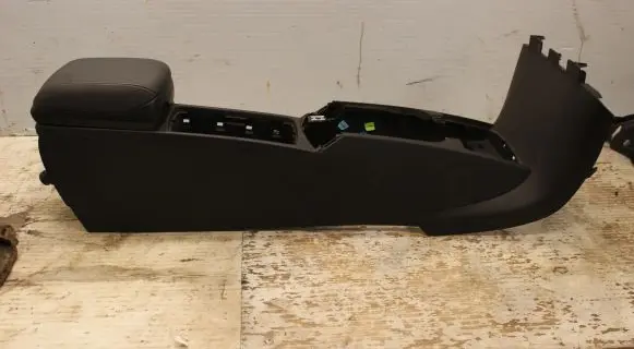 Volvo V50 Center console