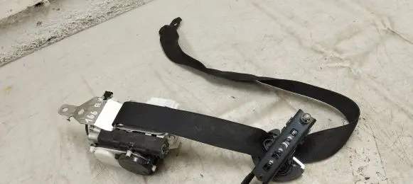 Mercedes-Benz GLE (W166 - C292) Front seatbelt A1668601400