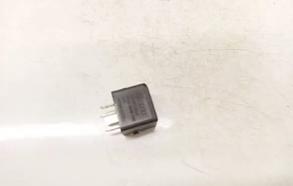 Volkswagen Golf VI Other relay 4H0951253A