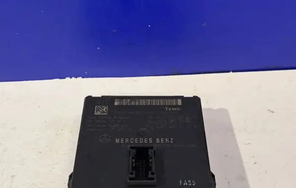 Mercedes-Benz S W221 Gateway control module A2215408845 A2215408945