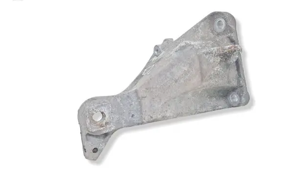 BMW 3 E90 E91 Engine mounting bracket 6781916