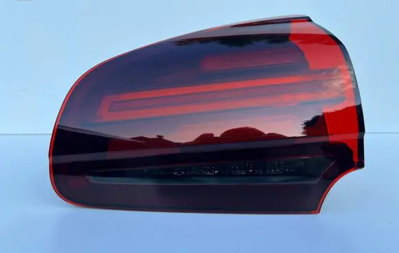 Porsche Cayenne (92A) Tailgate rear/tail lights 7P5945308B 90060763