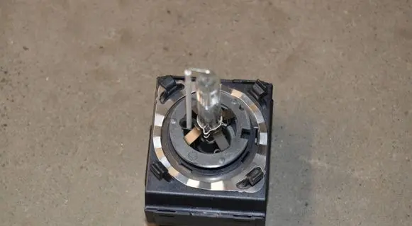 Mercedes-Benz C W203 Xenon control unit/module 5DD008319