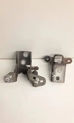 Chrysler Grand Voyager V Front door lower hinge 